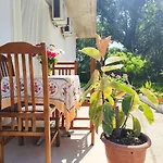 House Πανσιόν