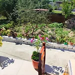 House Πανσιόν