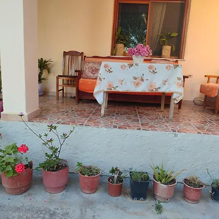 House Πανσιόν 3*