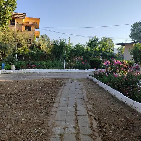House Πανσιόν 3*