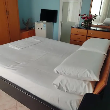 House Vendégház 3*