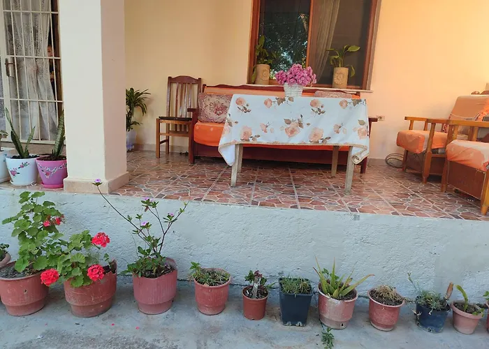 House Πανσιόν 3*