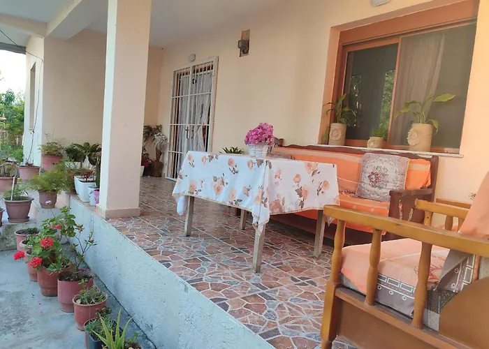 Πανσιόν House 3*