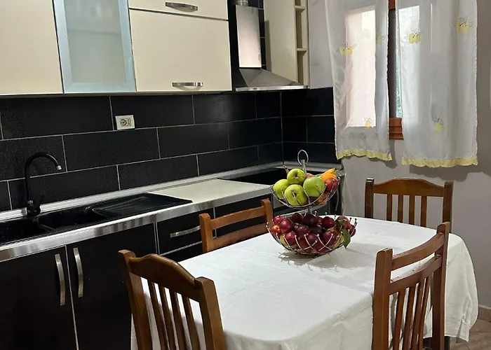 Gasthuis House Vlorë