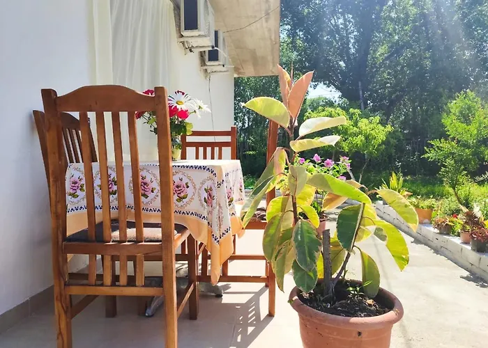 House Πανσιόν